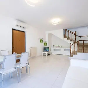 https://casa-elena-amalfi.hotels-amalfi.com